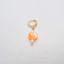 Lade das Bild in den Galerie-Viewer, YIN AND YANG ORANGE HOOP
